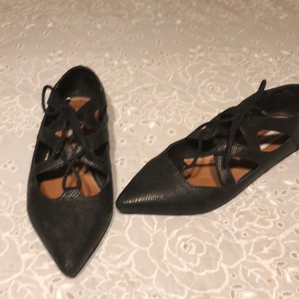 Steve madden black laced flats